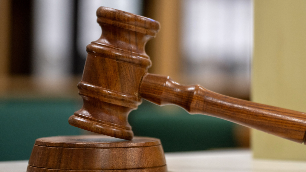 Judge sets bail at $200,000 for sex offender accused of posing as teen at Maple Grove school — WCCO / CBS Minnesota, Excelsior Schools news