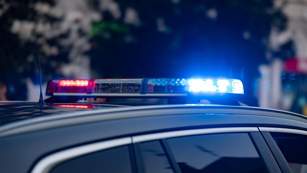 Shelter-in-place issued in Burnsville after shooting injures 1 — WCCO / CBS Minnesota, Excelsior Community news