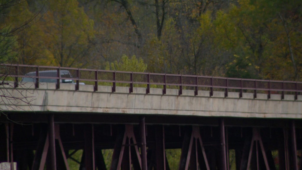 Businesses near Osceola brace as Highway 243 bridge set to close — WCCO / CBS Minnesota, Excelsior Business news