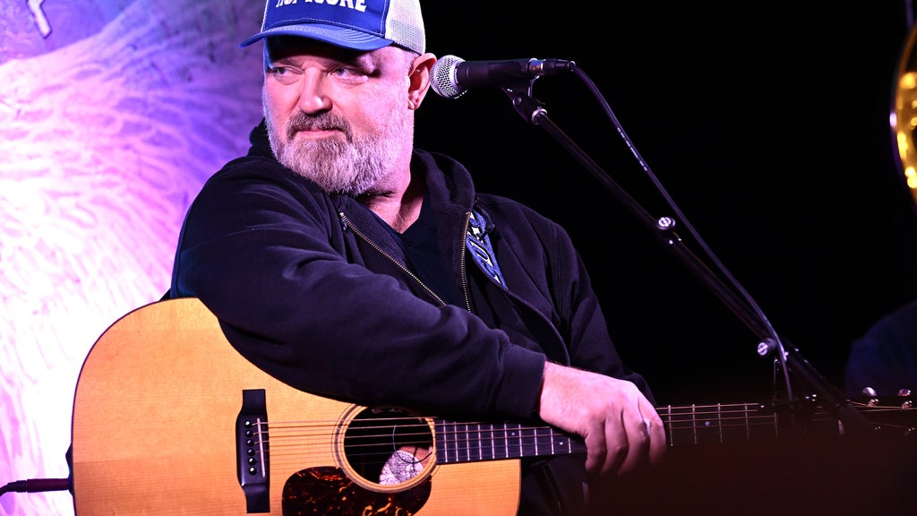Zac Brown Band founding member raising awareness of ALS with "Hop on a Cure" nonprofit — WCCO / CBS Minnesota, Excelsior Community news