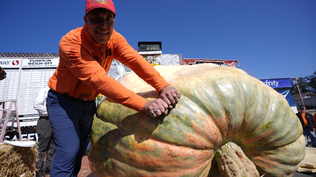 Anoka County pumpkin grower wins California title for 5th time in 7 years — WCCO / CBS Minnesota, Excelsior Arts news