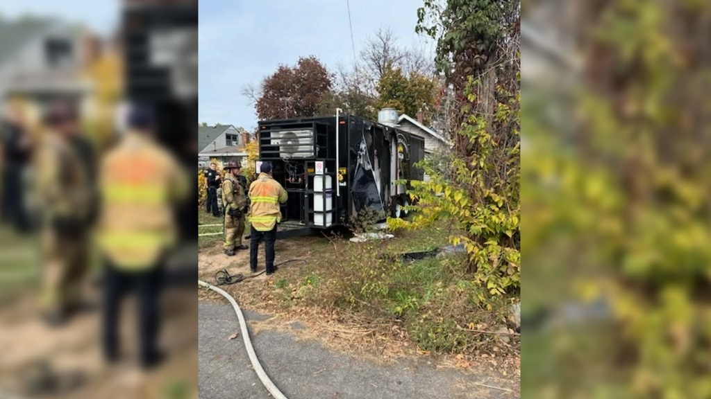 3 adults hospitalized after fire at food truck on St. Paul's east side — WCCO / CBS Minnesota, Excelsior Dining news