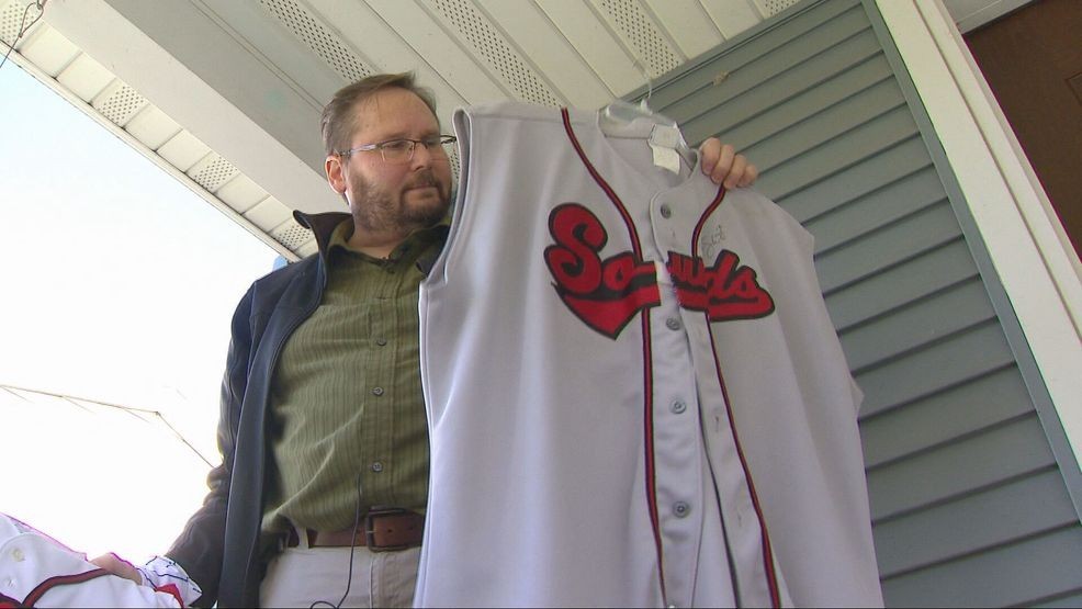 Brewers fan makes long drive from Wisconsin to Tampa Bay for Game 3 — Fox 11 Green Bay Local, Excelsior Sports news