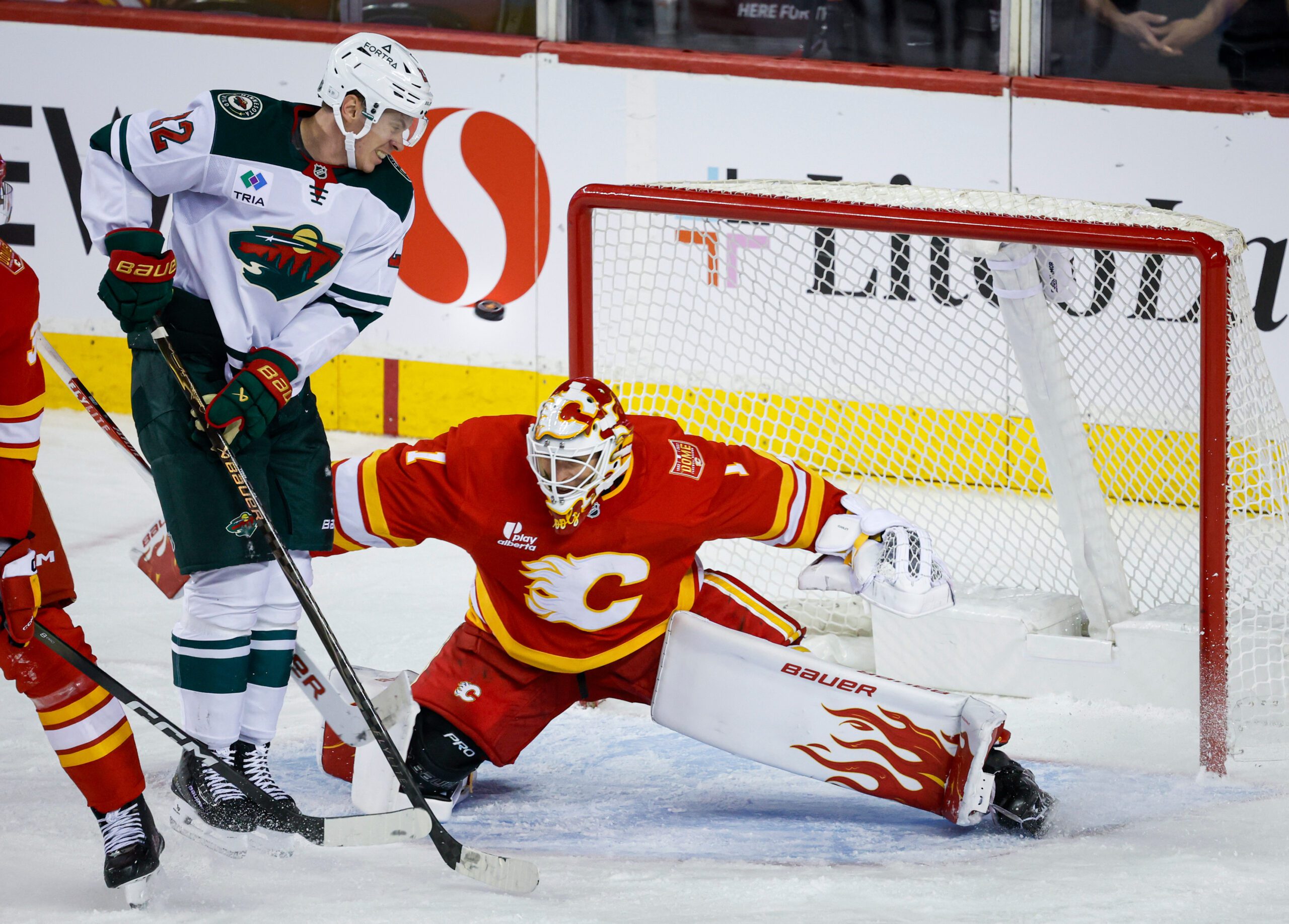 Cooley makes 36 saves in the Flames’ 2-1 victory over the Wild — KSTP 5, Excelsior Sports news