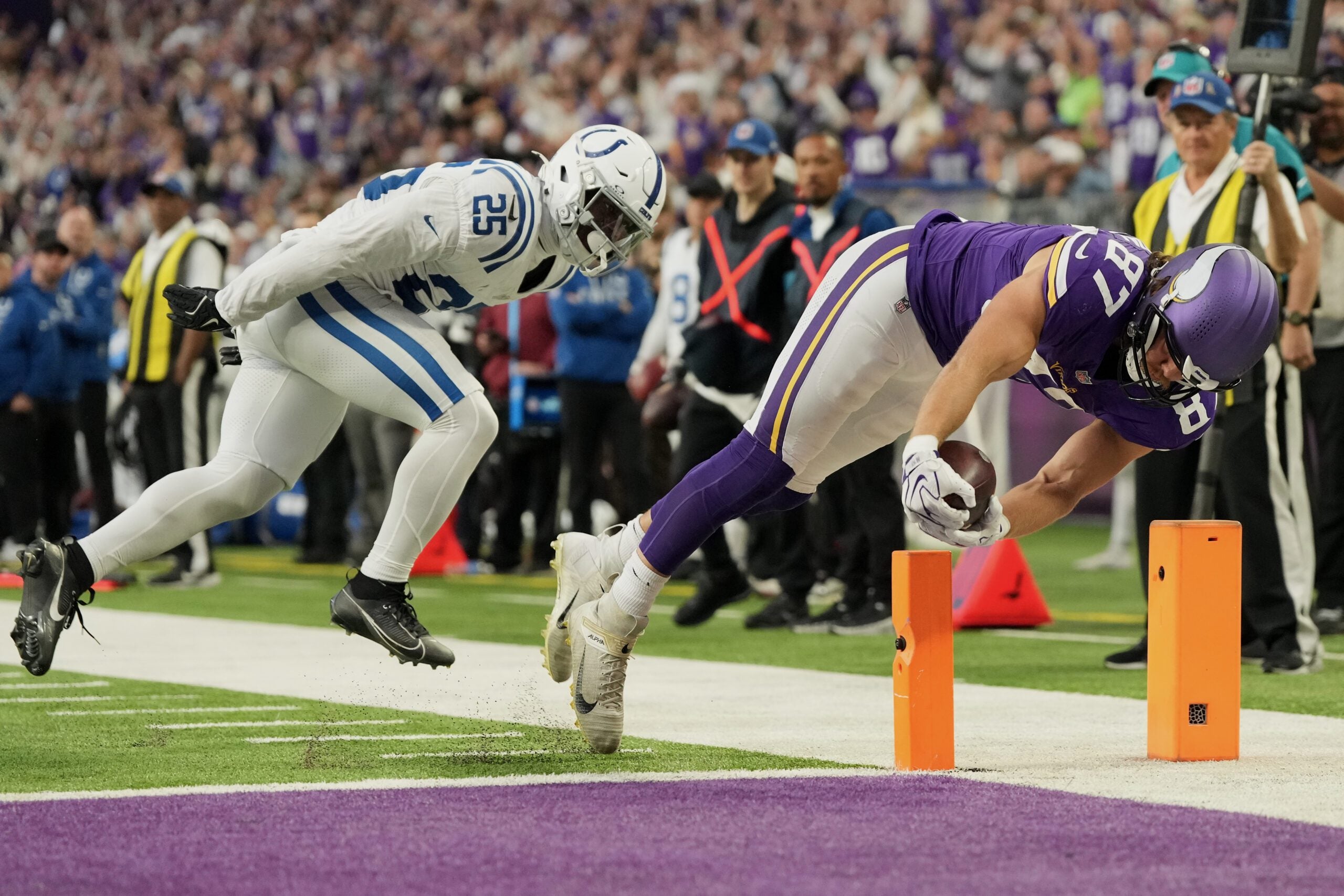 Vikings defense clamps down on Daniel Jones and the Colts for a 16-10 victory to stay undefeated — KSTP 5, Excelsior Arts news