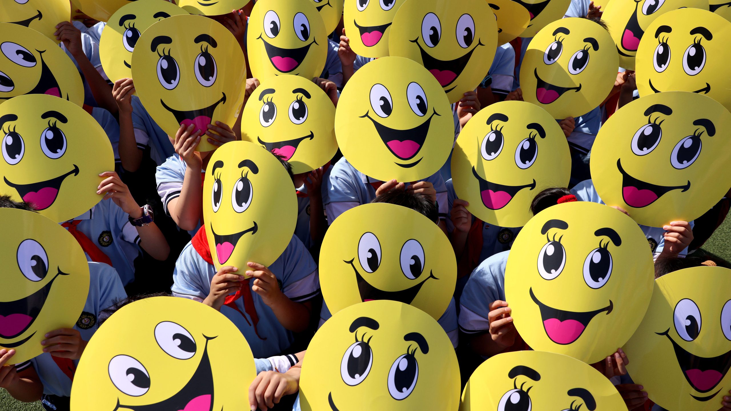 Want to improve your mood and your health? Smile more often, experts suggest — FOX 9, Excelsior Health news