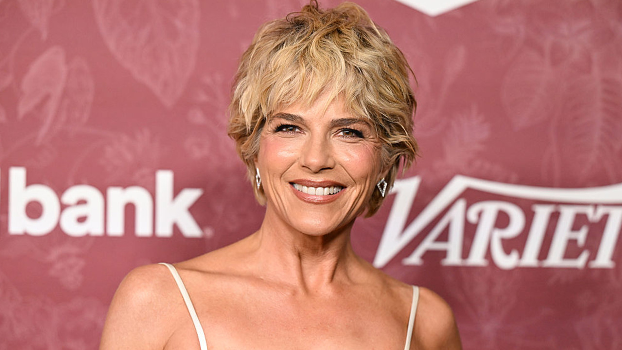 Selma Blair arrested, taken to hospital after allegedly attacking flight attendants — FOX 9, Excelsior Health news
